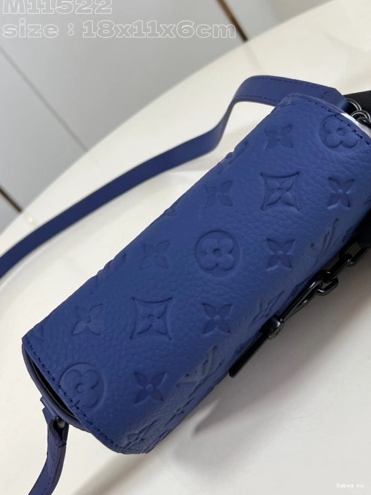 Wearable Wallet-18*11*6.5CM VUITTON LOUIS Steamer 0726